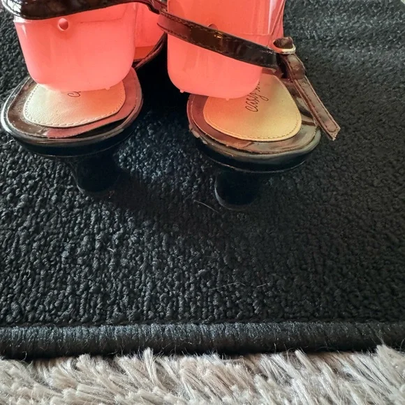 Classy Vintage Easy Street 2.5” Heels - Picture 5 of 9